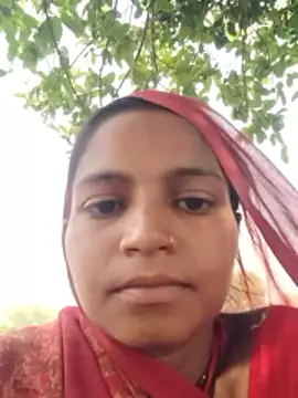 Snapshot of Gungun_thakur chatting on May 11, 8:27 am Gungun thakur online show from May 11, 8:27 am