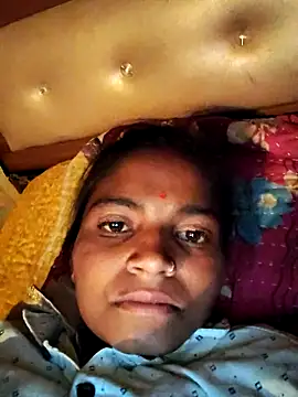 Snapshot of Gungun_thakur chatting on February 16, 3:54 pm Gungun thakur online show from February 16, 3:54 pm