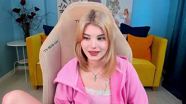 ScarletBlackwood online show from April 21, 4:52 am