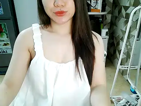 Snapshot of Amy8386 chatting on February 8, 6:11 am Amy8386 online show from February 8, 6:11 am