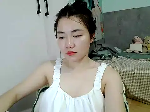 Amy8386 online show from April 8, 8:05 am