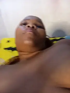 Snapshot of minniemoreee chatting on February 14, 4:23 am minniemoreee online show from February 14, 4:23 am