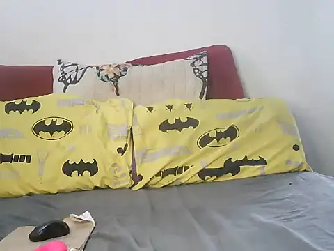 Snapshot of minniemoreee chatting on February 19, 9:06 am minniemoreee online show from February 19, 9:06 am