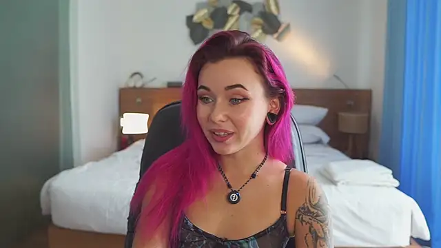 Sarah Pink online show from February 8, 6:33 am