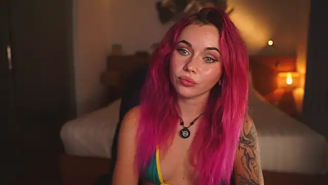 Sarah Pink online show from July 30, 1:43 pm