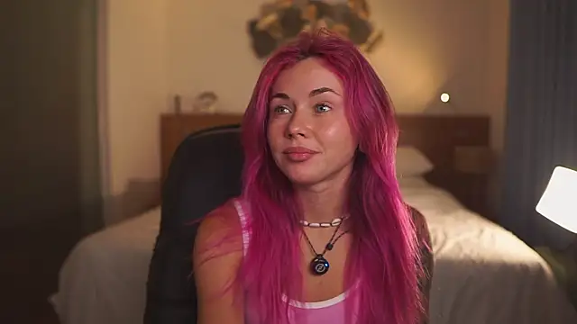 Sarah Pink online show from March 7, 12:21 pm