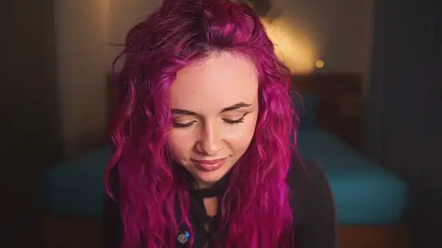 Sarah Pink online show from May 28, 2:12 pm