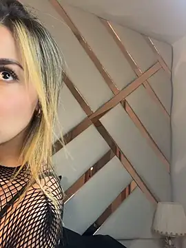 Nia Crawford online show from February 1, 4:33 am