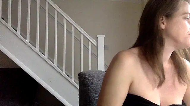 Snapshot of ElizabethArden42- chatting on February 2, 9:30 am ElizabethArden42- online show from February 2, 9:30 am