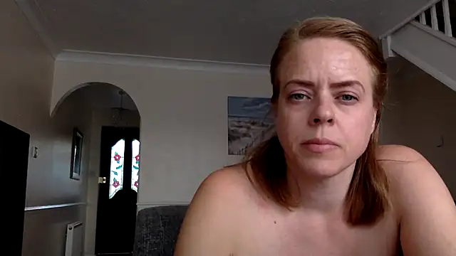 Snapshot of ElizabethArden42- chatting on May 8, 6:56 pm ElizabethArden42- online show from May 8, 6:56 pm
