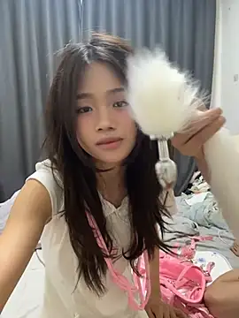 Snapshot of srr6677 chatting on July 5, 10:33 am srr6677 online show from July 5, 10:33 am
