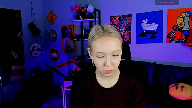 MaoqiBeverly online show from March 30, 11:11 am