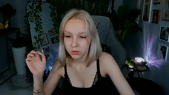 MaoqiBeverly online show from May 19, 8:21 am