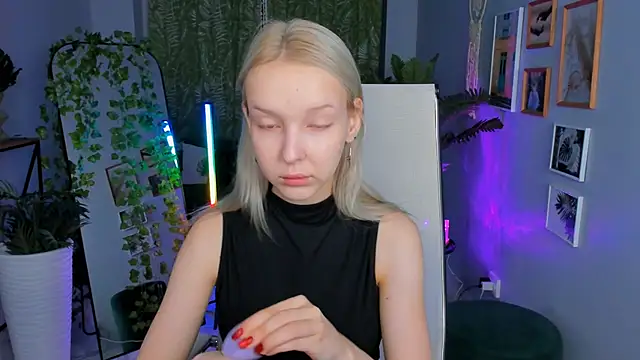 MaoqiBeverly online show from March 27, 5:27 am