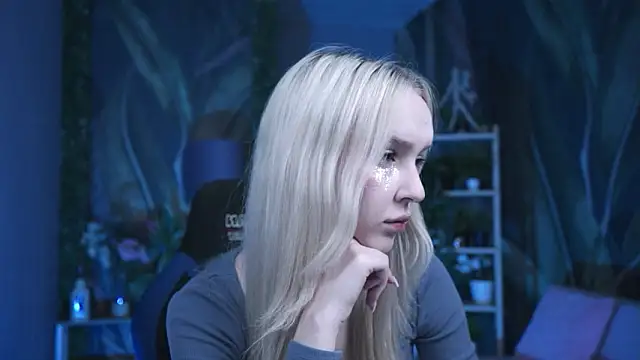 MaoqiBeverly online show from March 2, 5:09 pm