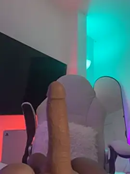 Snapshot of Just_Lu chatting on February 8, 4:05 pm Just Lu online show from February 8, 4:05 pm