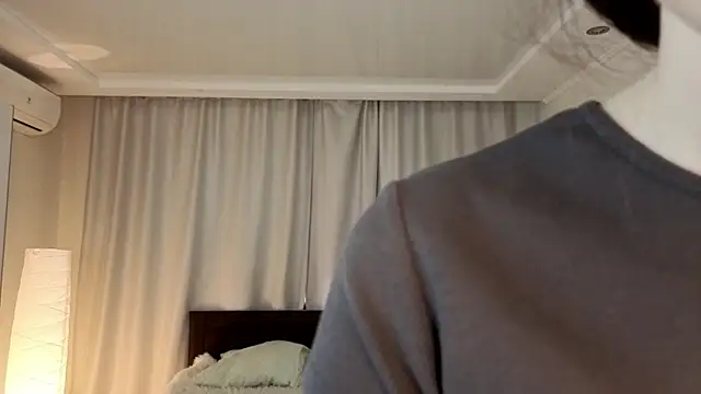 LeanneDinkle online show from April 18, 4:26 am