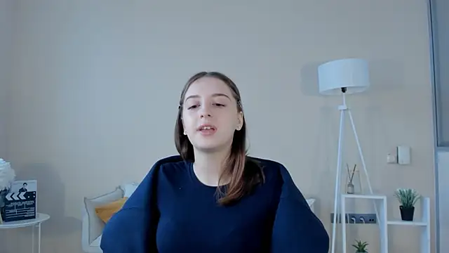 Snapshot of LeanneDinkle chatting on February 1, 8:12 am LeanneDinkle online show from February 1, 8:12 am