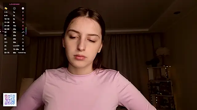 LeanneDinkle online show from April 11, 4:31 am