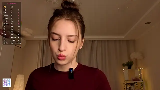 LeanneDinkle online show from April 4, 4:08 am