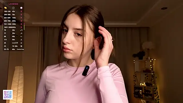 LeanneDinkle online show from April 3, 4:08 am