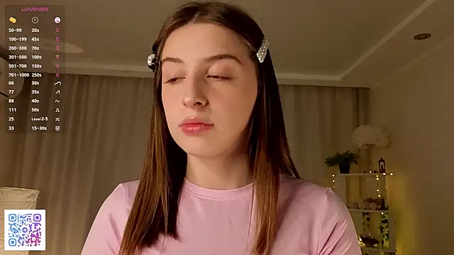 Snapshot of LeanneDinkle chatting on February 24, 4:46 am LeanneDinkle online show from February 24, 4:46 am