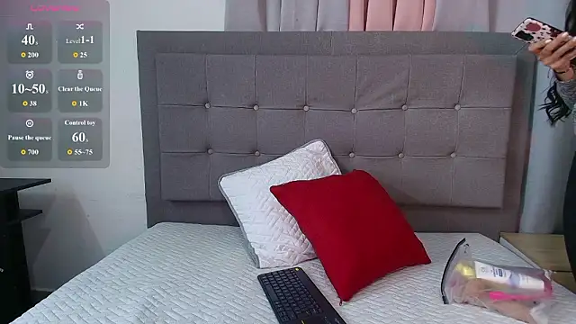 Karla 94 online show from February 25, 3:18 am