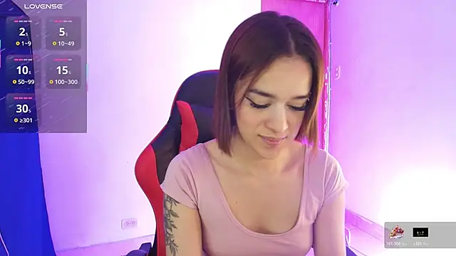 Zoe-Walzer online show from April 10, 3:30 pm