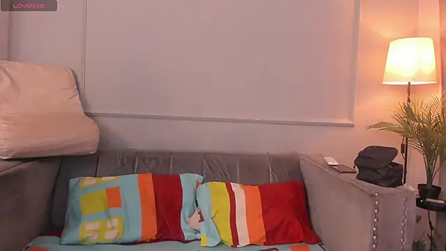 Snapshot of Haileysans chatting on February 1, 11:30 am Haileysans online show from February 1, 11:30 am