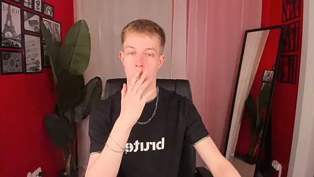 Snapshot of Dylan_Norton chatting on May 20, 10:34 am Dylan Norton online show from May 20, 10:34 am