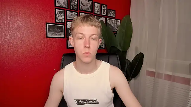 Snapshot of Dylan_Norton chatting on July 7, 10:52 am Dylan Norton online show from July 7, 10:52 am