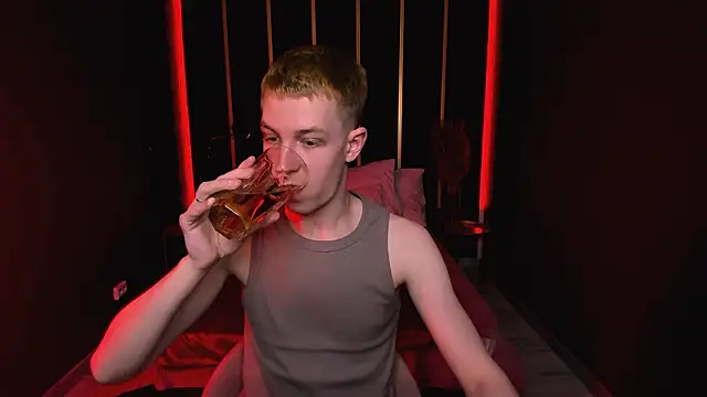 Snapshot of Dylan_Norton chatting on February 25, 8:47 am Dylan Norton online show from February 25, 8:47 am