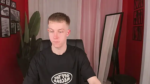 Snapshot of Dylan_Norton chatting on April 29, 3:38 pm Dylan Norton online show from April 29, 3:38 pm