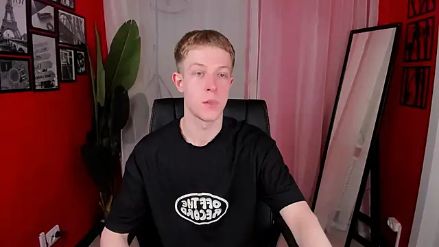 Dylan Norton online show from April 15, 10:43 am