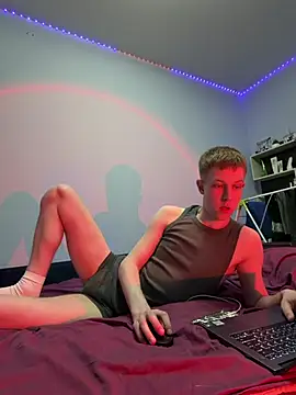 Snapshot of Dylan_Norton chatting on May 10, 9:05 pm Dylan Norton online show from May 10, 9:05 pm