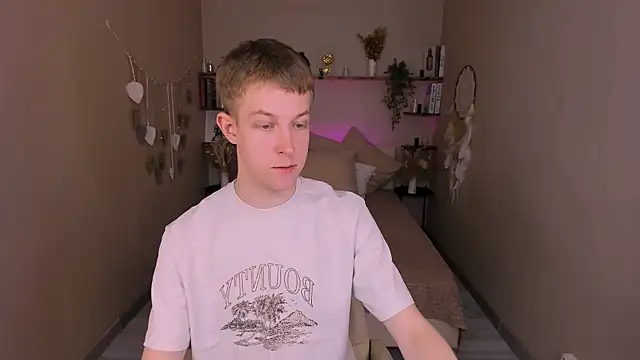Snapshot of Dylan_Norton chatting on May 29, 9:10 pm Dylan Norton online show from May 29, 9:10 pm
