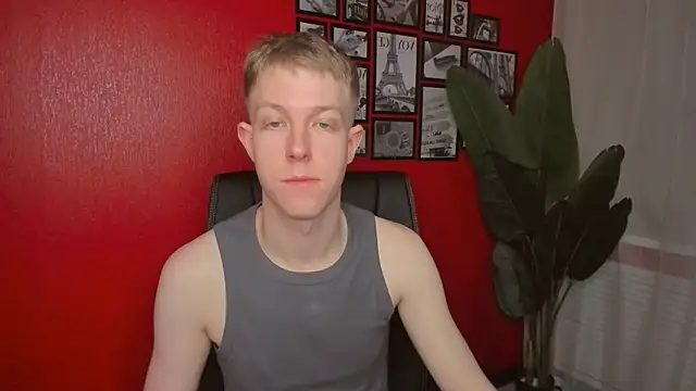 Snapshot of Dylan_Norton chatting on June 18, 10:42 am Dylan Norton online show from June 18, 10:42 am