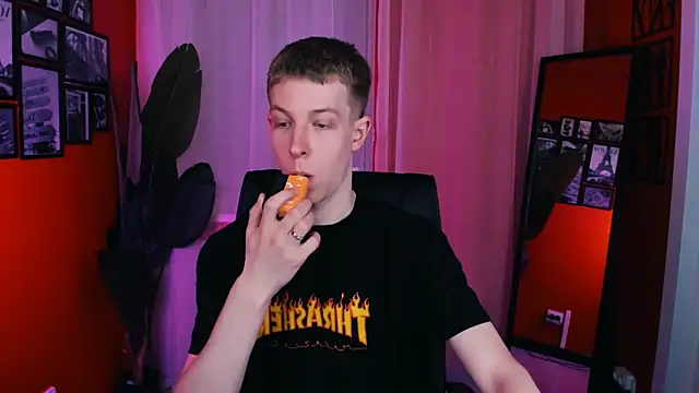 Dylan Norton online show from April 7, 9:11 am