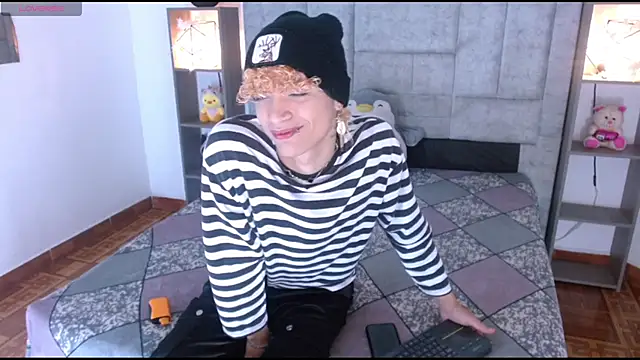 lucke collins22 online show from February 7, 6:54 am