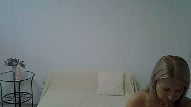 Snapshot of Opaldream chatting on June 10, 6:09 pm Opaldream online show from June 10, 6:09 pm