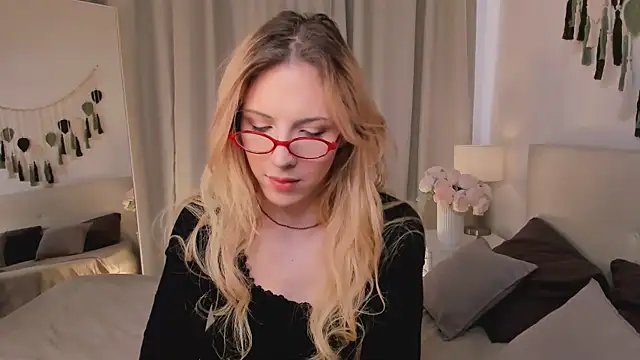 Tiffany  King online show from May 10, 5:55 am