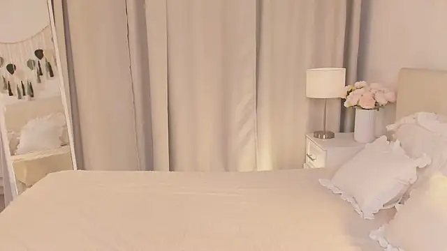 Tiffany  King online show from April 4, 8:15 pm