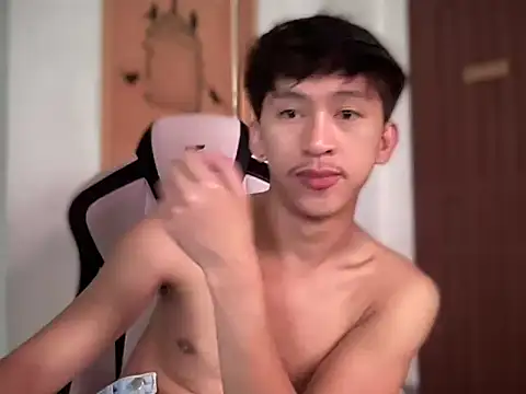  andrie69  online show from April 5, 1:23 am