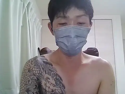 Snapshot of K0U-123 chatting on June 21, 3:07 pm K0U-123 online show from June 21, 3:07 pm
