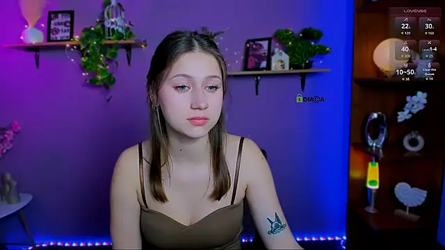 Snapshot of arianaa_cat chatting on April 20, 10:11 pm arianaa cat online show from April 20, 10:11 pm