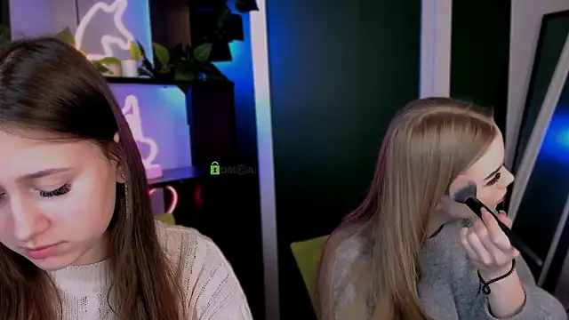 arianaa cat online show from March 21, 7:20 am