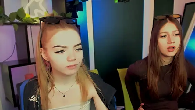 arianaa cat online show from March 22, 6:37 am