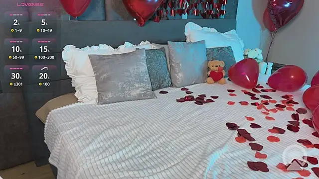 Snapshot of LillAlice chatting on February 21, 12:56 am LillAlice online show from February 21, 12:56 am