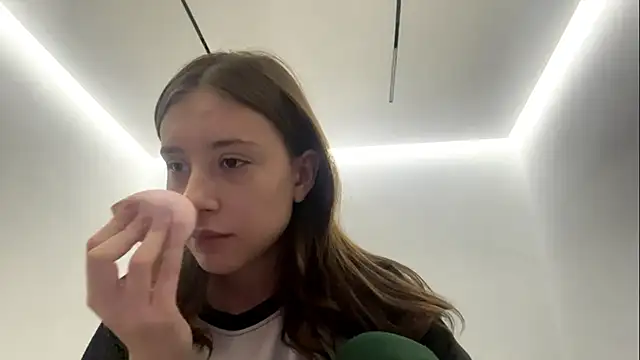 SofiaBlumer online show from February 7, 3:09 pm