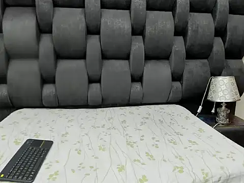 vlisper online show from February 10, 5:56 pm